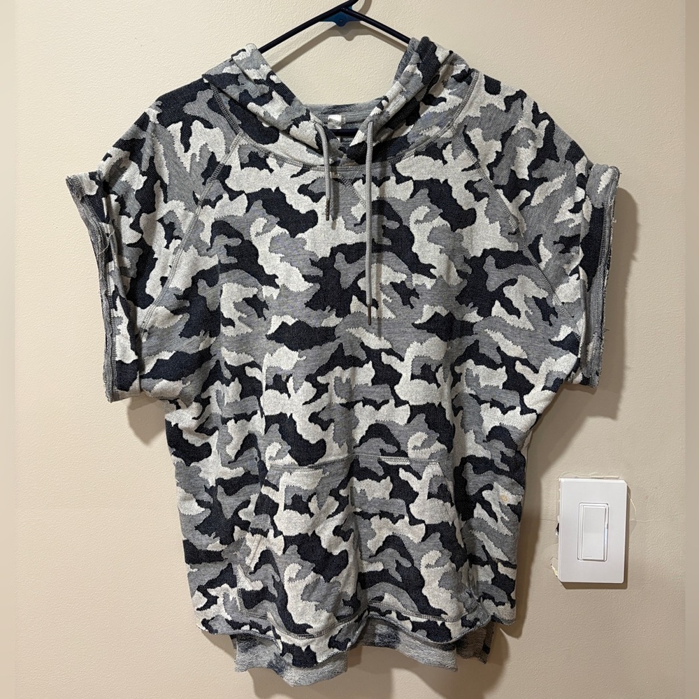 Camo Print Short Sleeve Hoodie